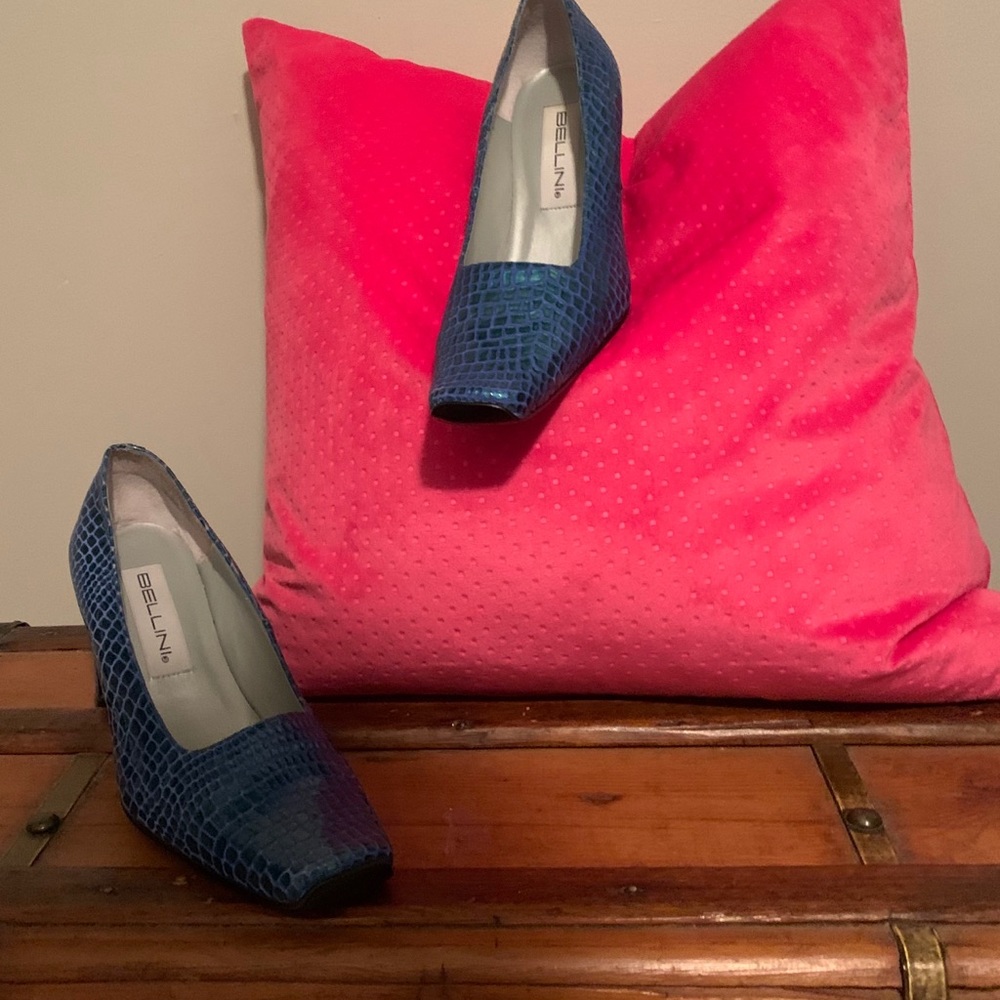 Bellini vivid light blue. Standout heels